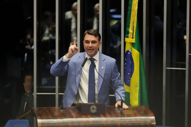 Vorschaubild: Unter dem Schild Amerikas: Brasilien nach dem ersten Wahlgang