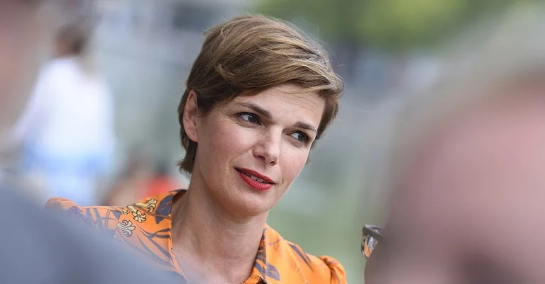 Pamela Rendi-Wagner zur neuen SPÖ-Parteivorsitzenden gewählt | FREILICH ...