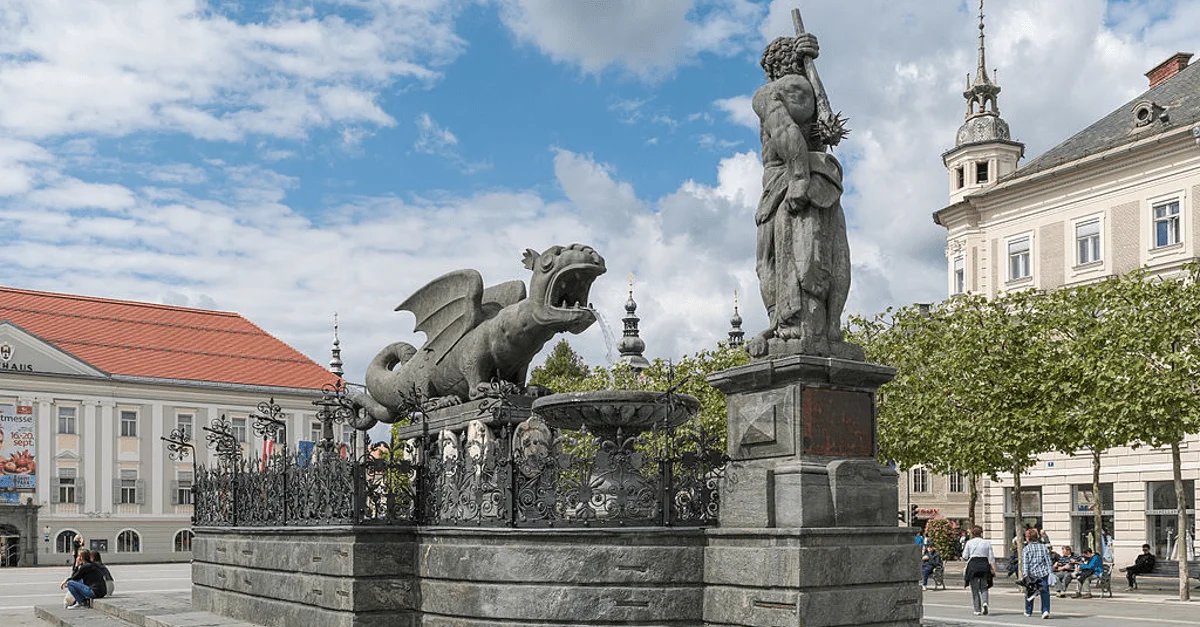 Johann Jaritz / CC BY-SA 4.0 [GFDL, CC BY-SA 4.0 or CC BY-SA 4.0], via Wikimedia Commons
