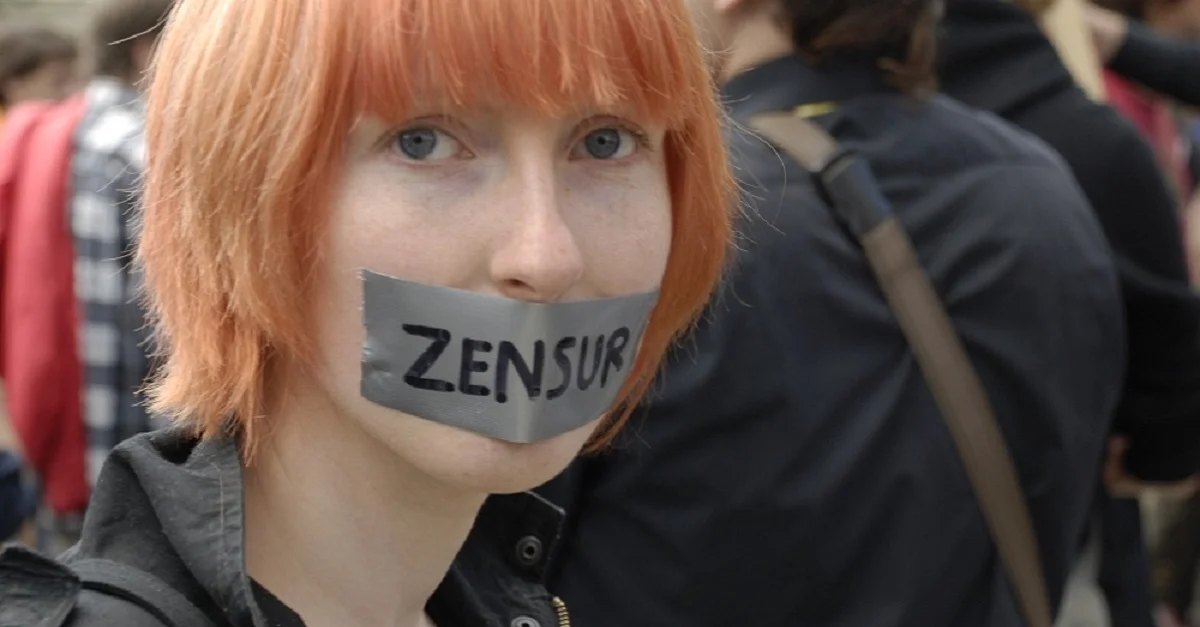 Symbolbild (Demonstration gegen das Zugriffserschwerungsgesetz, Berlin 2009):  Zensursula via Flickr [CC BY 2.0]
