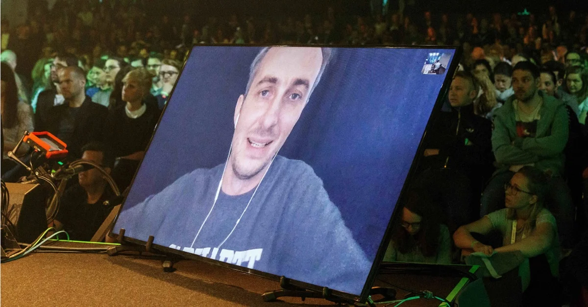 Die Initiative von ZDF-Haussatiriker Jan Böhmermann wird vom Establishment teilweise frenetisch gefeiert, hier auf der wichtigen Digitalmesse re:publica in Berlin. Symbolbild: Jan Michalko / re: publica via Twitter [CC BY-SA 2.0]
