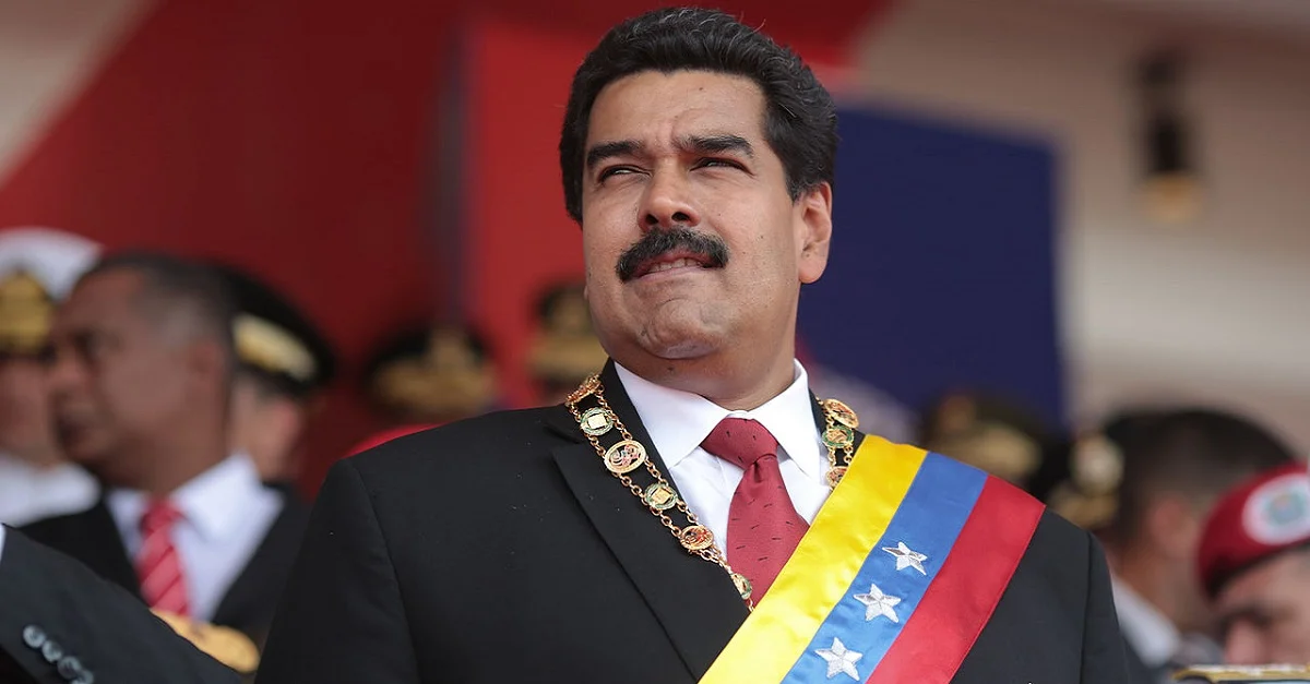 By Hugoshi [CC BY-SA 4.0], from Wikimedia Commons (zugeschnitten und Größe angepasst)
