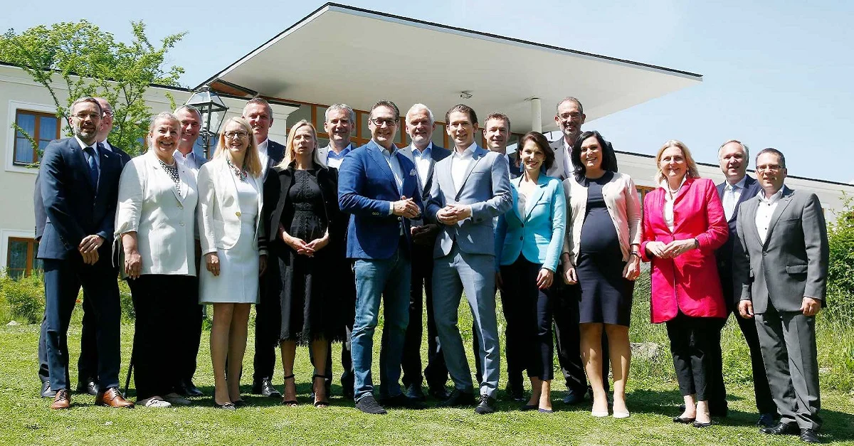 Am 27. Mai 2017 begann in Mauerbach die zweitägige Klausurtagung der Bundesregierung. Bild: Bundeskanzleramt (BKA) / Fotograf: Dragan Tatic via Fotoservice BKA (cropped & resized to fit)