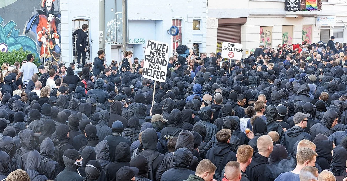 Symbolbild: By Thorsten Schröder [CC BY 2.0], via Wikimedia Commons [Bild zugeschnitten]
