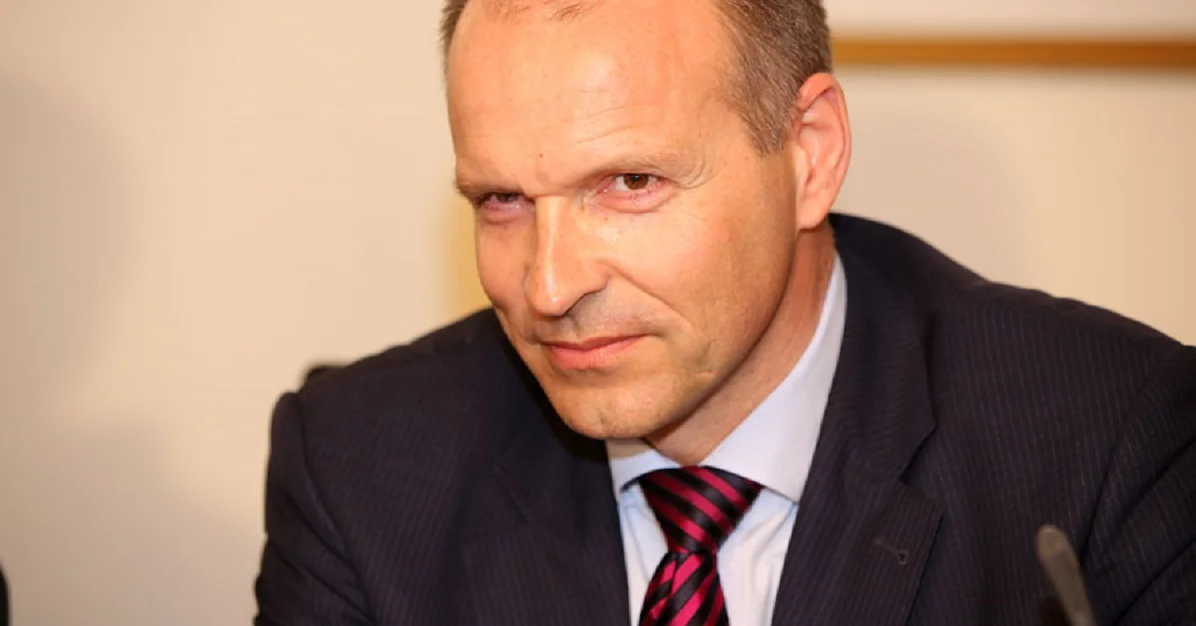 Tritt für eine gestzliche Überarbeitung des Tatbestands der kriminellen Vereinigung (§278 StGB) ein: FPÖ-Justizsprecher Harald Stefan. Bild (Stefan 2014): Franz Johann Morgenbesser via Wikimedia Commons [CC BY-SA 2.0]
