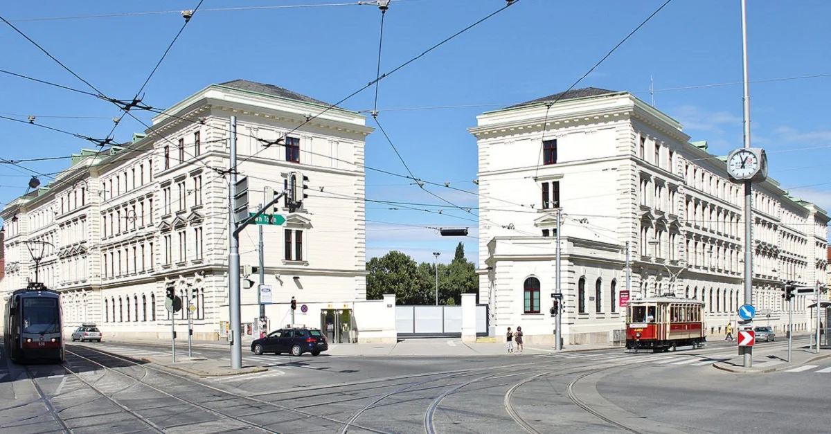 Symbolbild (BVT-Gebäude Rennwegkaserne): Tofko via Wikimedia Commons [Attribution]
