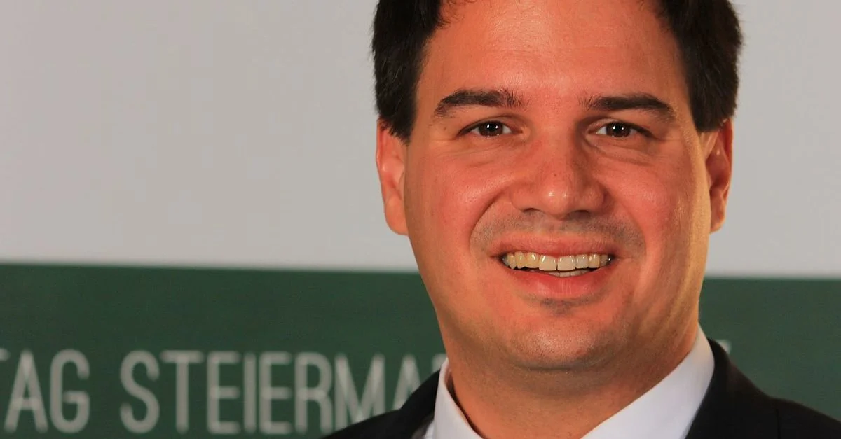 Bild: Michael Schickhofer / Karl Gruber / Wikimedia Commons / (Bild zugeschnitten)