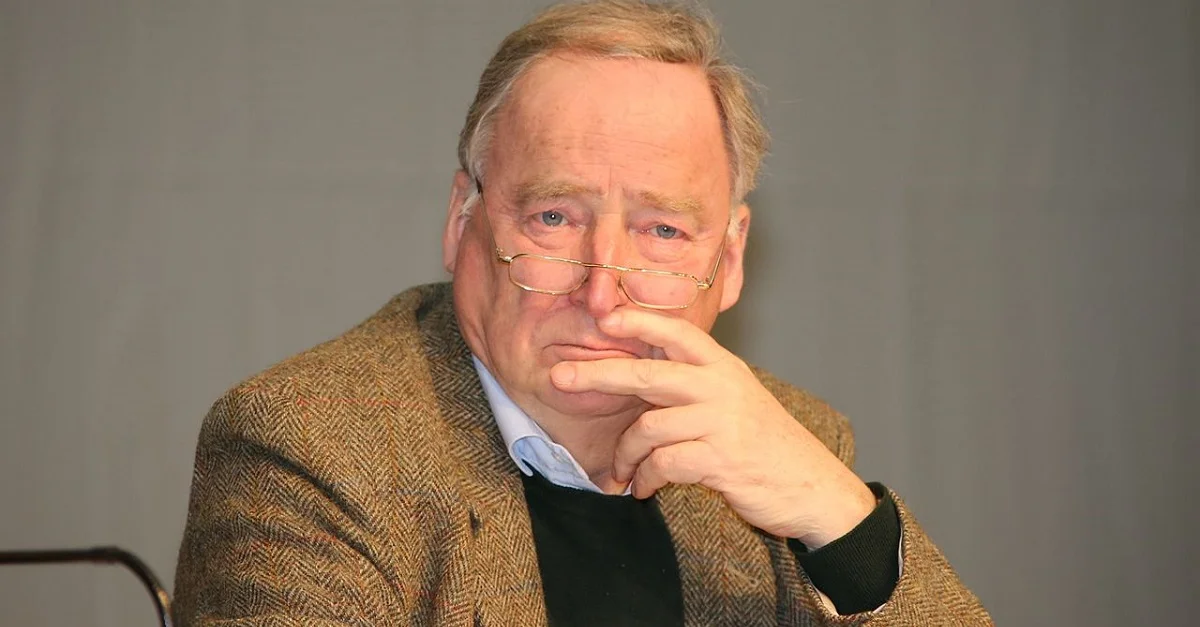 Bild (Gauland 2014): blu-news.org via Wikimedia Commons [CC BY-SA 2.0] (Bild zugeschnitten)
