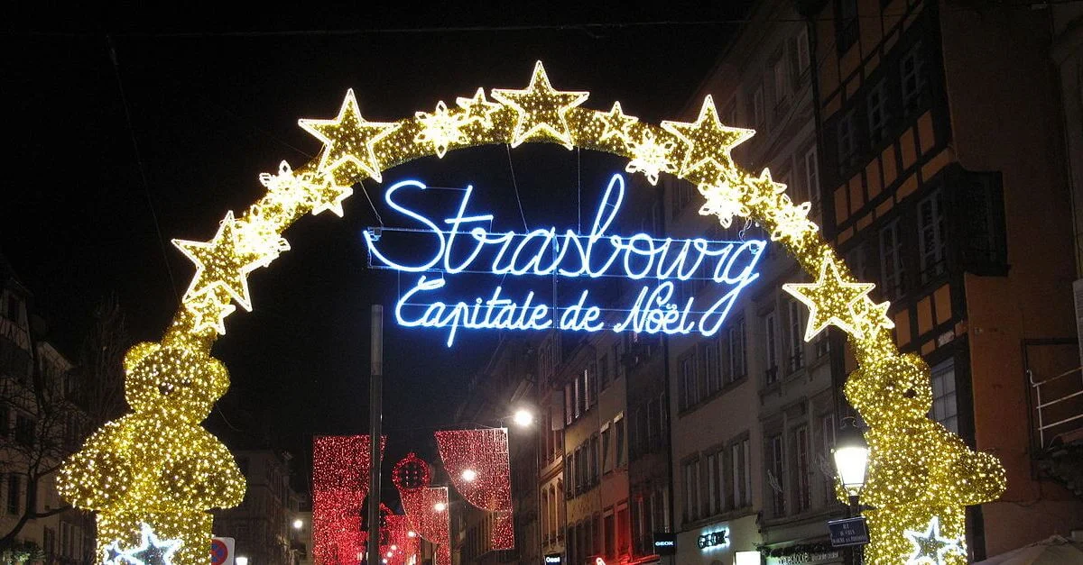 Symbolbild: Weihnachten in Straßburg / Tangopaso [Public domain], from Wikimedia Commons (Bild zugeschnitten)
