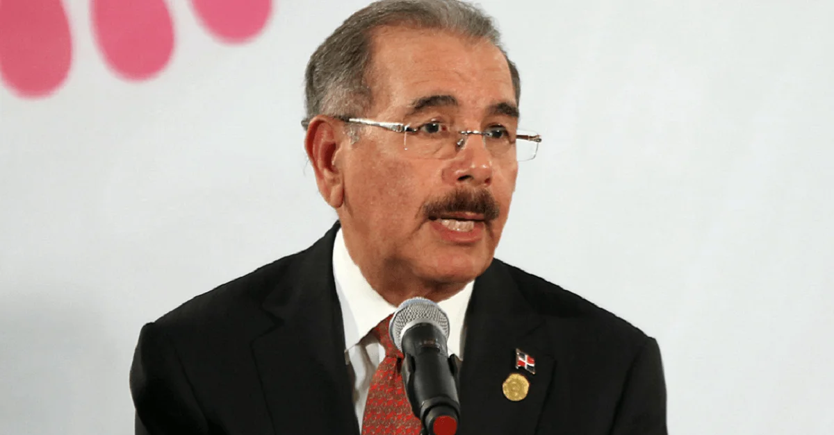 Bild (Danilo Medina 2016): ANDES/Micaela Ayala V./ANDES via Wikimedia Commons [CC BY-SA 2.0] (Bildausschnitt)
