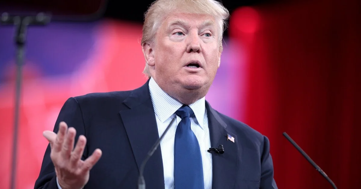 Bild (Trump 2015): Gage Skidmore via Flickr [CC BY-SA 2.0] (Bild zugeschnitten)
