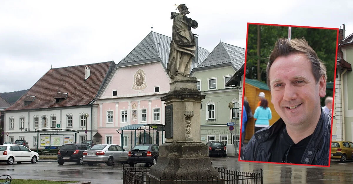 Anlass für die unflätigen Bemerkungen durch Samir Kesetovic (kl. Bild) war eine Veranstaltung zum politischen Islam in seiner Heimatstadt Wilhelmsburg. Symbolbild (Hauptplatz Wilhelmsburg): Grubernst via Wikimedia Commons [CC0] / Bild Kesetovic (2012): AleXXw via Wikimedia Commons [CC BY-SA 3.0] (umrandet) / Collage: Die Tagesstimme.

