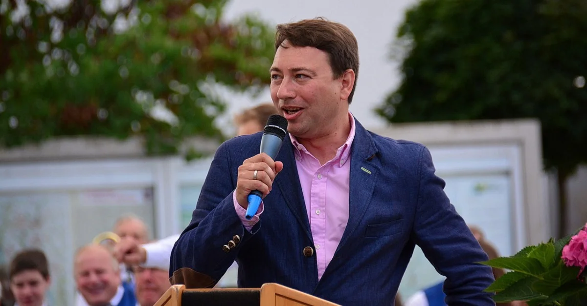 Bild (Haimbuchner 2017): Pressestelle BFK Urfahr-Umgebung via Flickr [CC BY 2.0] (Bild zugeschnitten)
