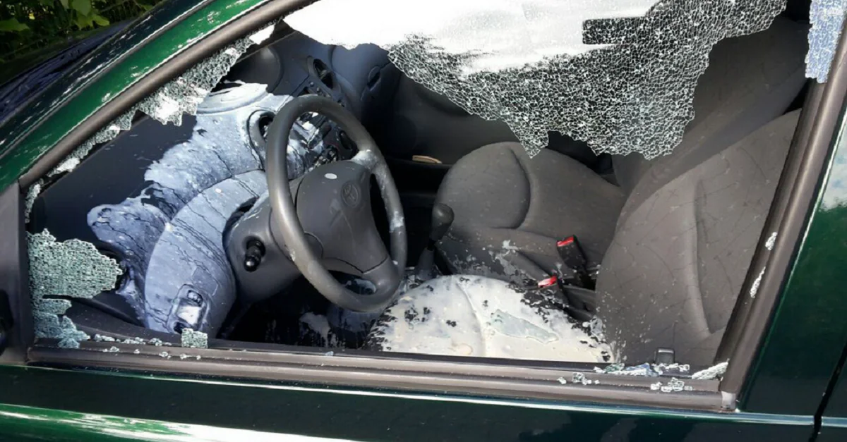 Foto vom Angriff auf das Auto des JA-Vorsitzenden. © Junge Alternative Bremen