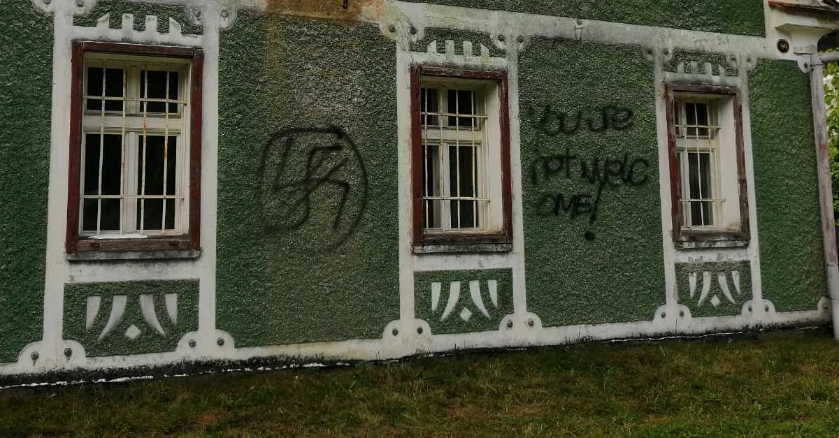 Bild: Die beschmierte Fassade des Identitären-Zentrums / Bild: privat (Bild zugeschnitten)