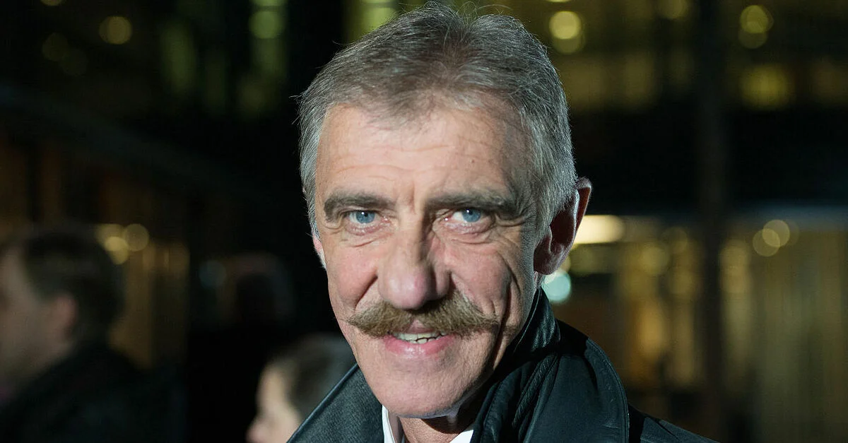 Bild (Uwe Junge): Olaf Kosinsky [CC BY-SA 3.0 de], via Wikimedia Commons (Bild zugeschnitten)
