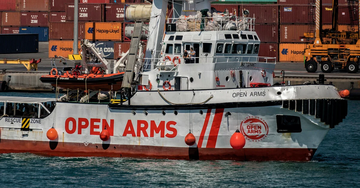 Bild: Das Schiff der spanischen NGO Proavtica Open Arms / flickr (CC BY-ND 2.0)