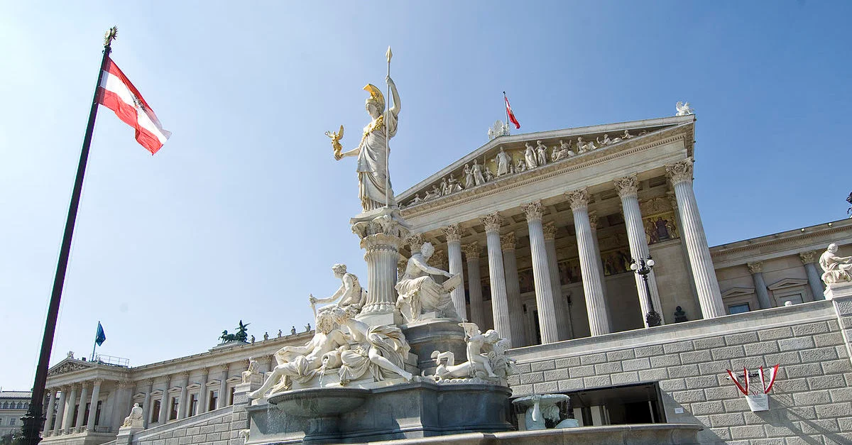 Bild: Parlamentsgebäude Wien / SPÖ Presse und Kommunikation [CC BY-SA 2.0], via Wikimedia Commons (Bild zugeschnitten)
