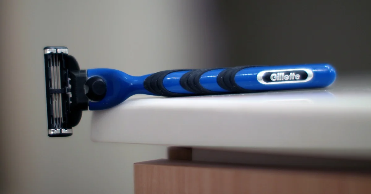 Symbolbild (Gillette Mach-3-Rasierer): Mr.TinDC via Flickr [CC BY-ND 2.0] (geringfügige Formatanpassung)
