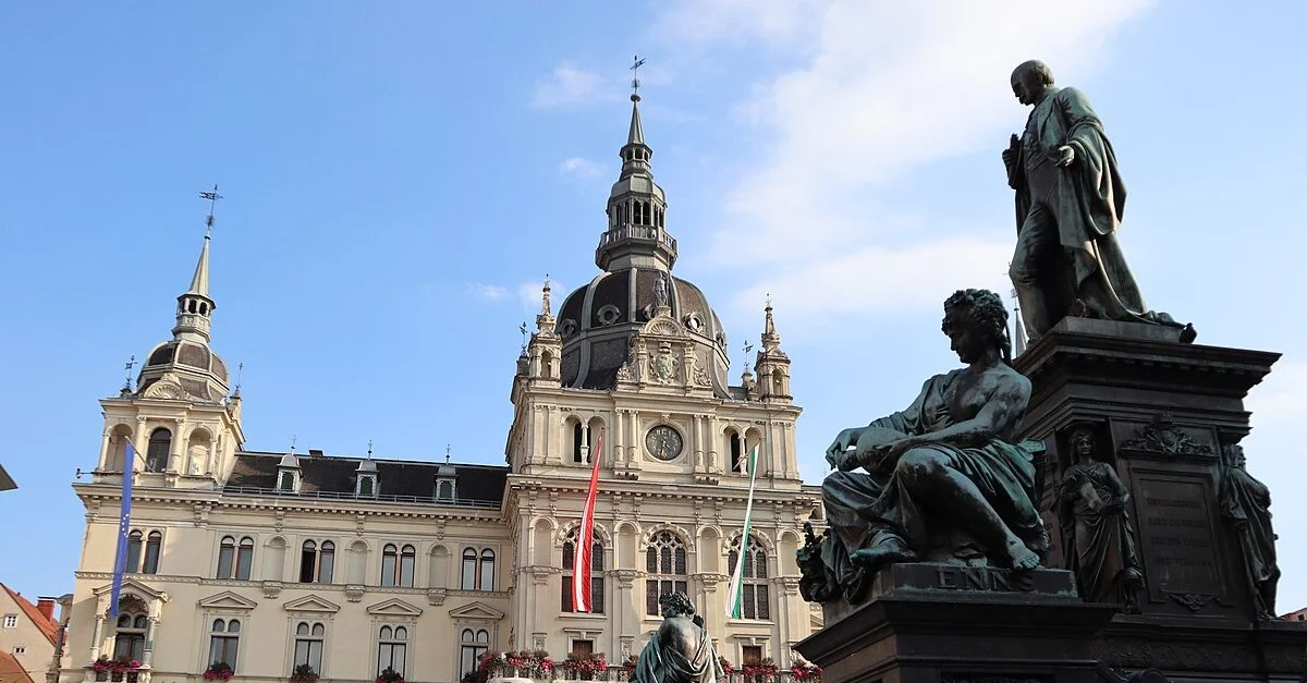 Symbolbild: Rathaus am Grazer Hauptplatz / Bild: Anna Saini [CC BY-SA 4.0], via Wikimedia Commons (Bild zugeschnitten)
