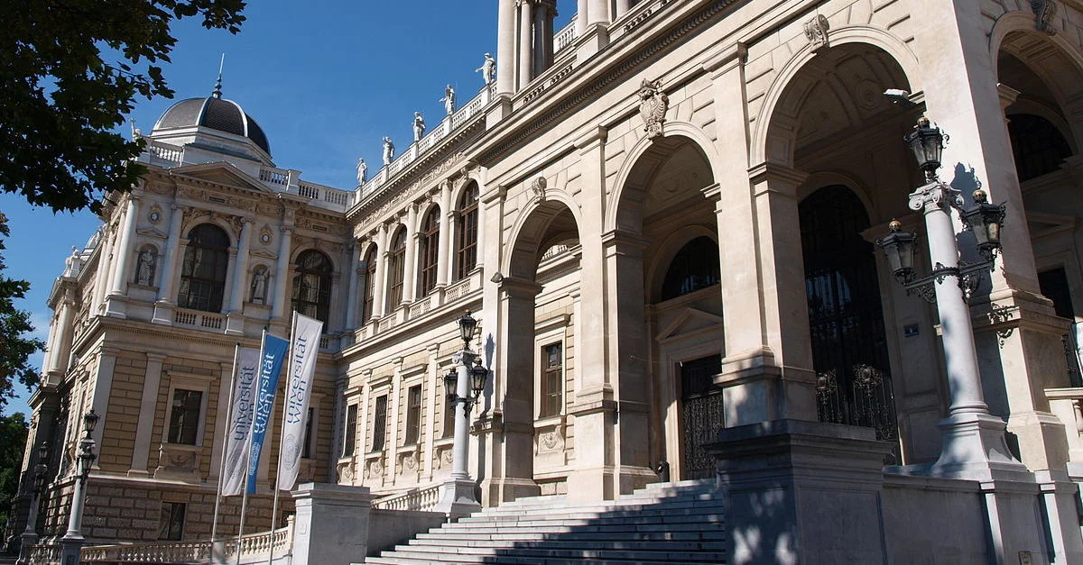 Bild: Hauptgebäude der Uni Wien /  Bild: Nigel Swales from Birmingham, UK [CC BY-SA 2.0], via Wikimedia Commons (Bild zugeschnitten)
