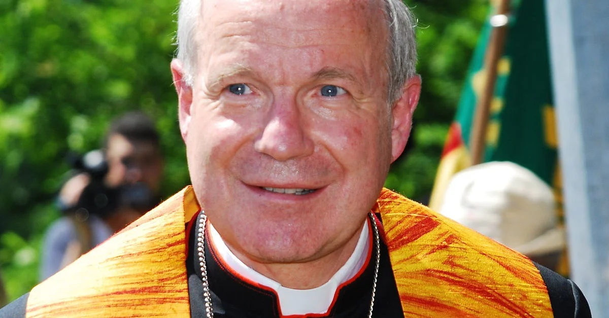 Bild: Kardinal Christoph Schönborn / Bild: GuentherZ [CC BY] (Bild zugeschnitten)
