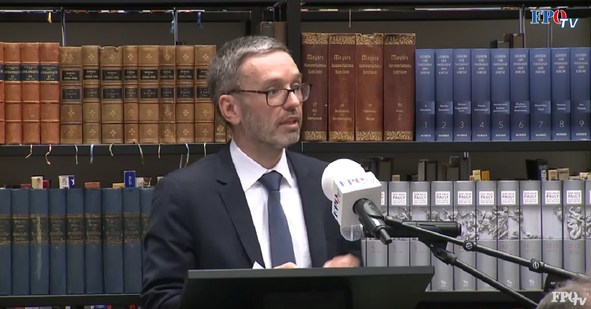 Herbert Kickl bei seiner Rede in Berlin. Bild: Screenshot YouTube / FPÖ-TV