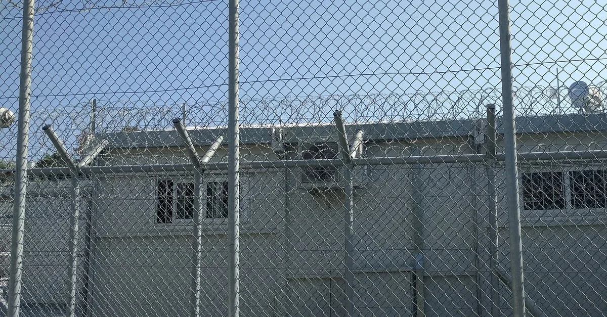 Bild: Migrantenlager Moria auf der griechischen Insel Lesbos / Bild: flickr CC BY-SA 2.0 (Bild skaliert und zugeschnitten)