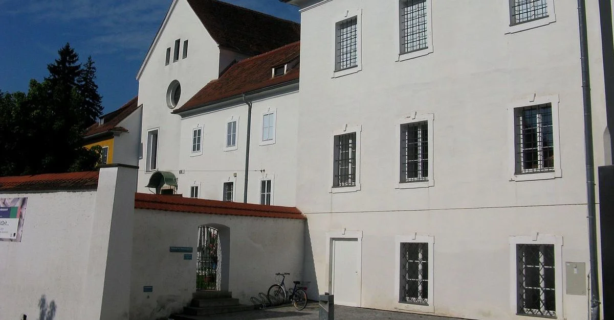 Bild: Grazer Volkskundemuseum in der Paulustorgasse / Andi oisn (Diskussion) / CC BY-SA 3.0 AT (Bild zugeschnitten)