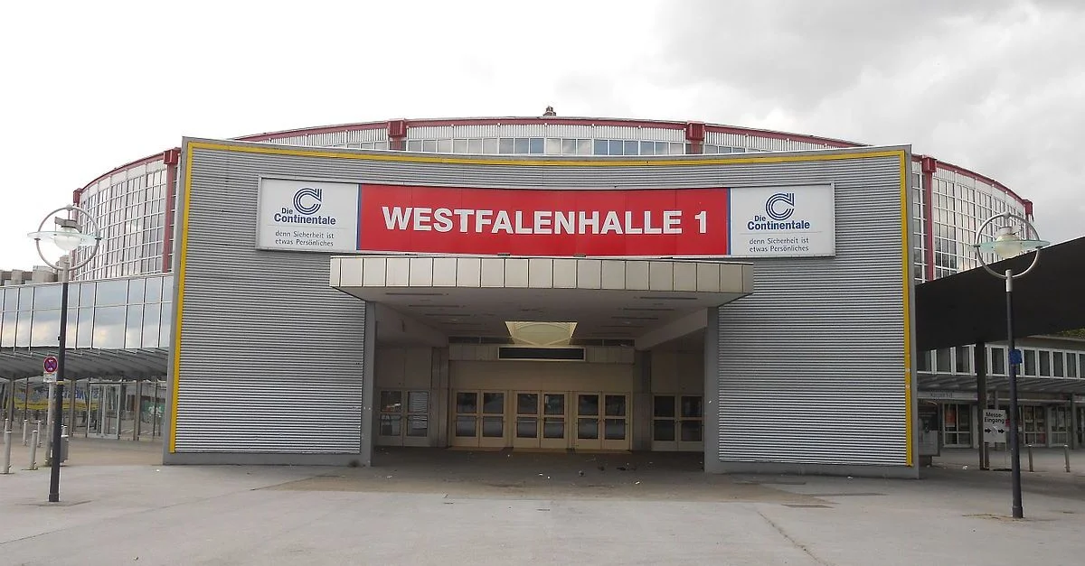 Bild (Eingang der Westfalenhalle in Dortmund): Joehawkins / CC BY-SA (Bild zugeschnitten)