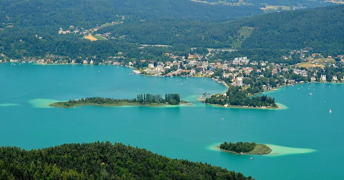 Bild: Pörtschach am Wörthersee / Bild: Johann Jaritz / CC BY-SA 3.0 AT (Bild zugeschnitten)