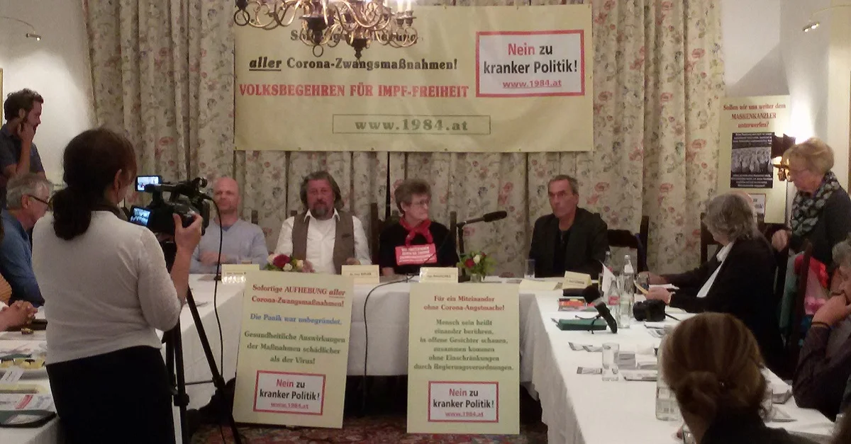 Pressekonferenz zur Vorstellung des Volksbegehrens. Mitte: Dr. Peer Eifler und Inge Rauscher. Bild: privat.