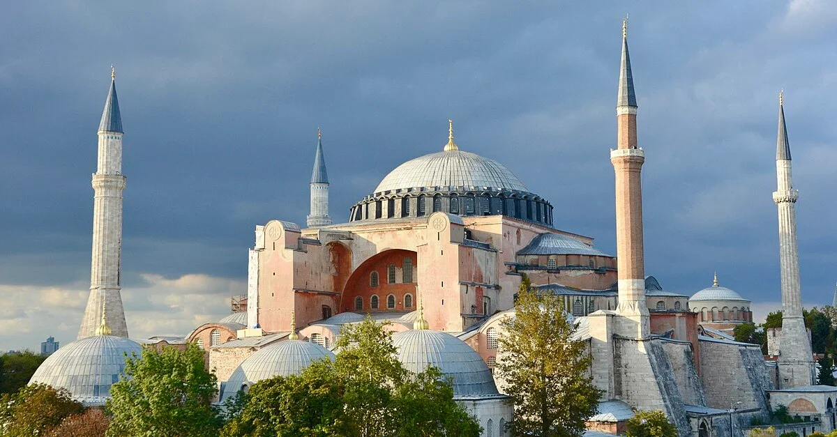 Bild: Die Hagia Sophia steht in Istanbul und soll künftig wieder als Moschee genutzt werden können / Bild: Adli Wahid / CC BY-SA (Bild zugeschnitten)