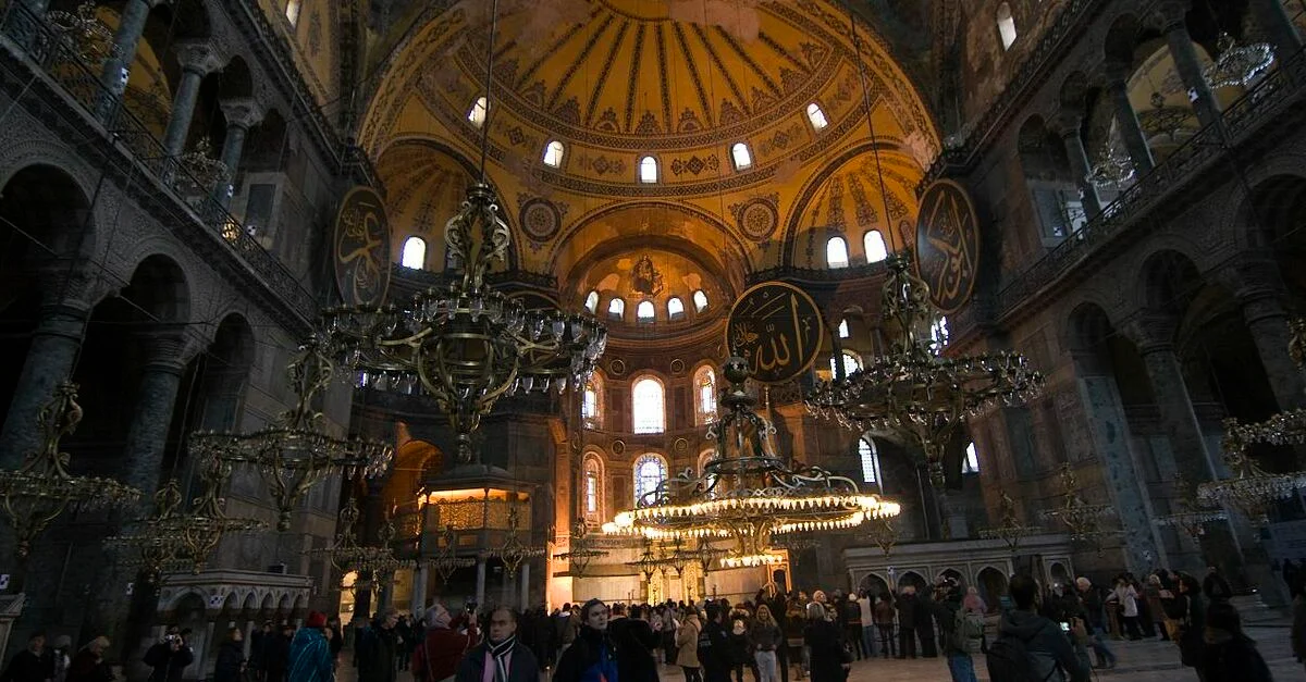 Bild: Innenraum der Hagia Sophia / Bild: Maksym Kozlenko / CC BY-SA (Bild zugeschnitten)