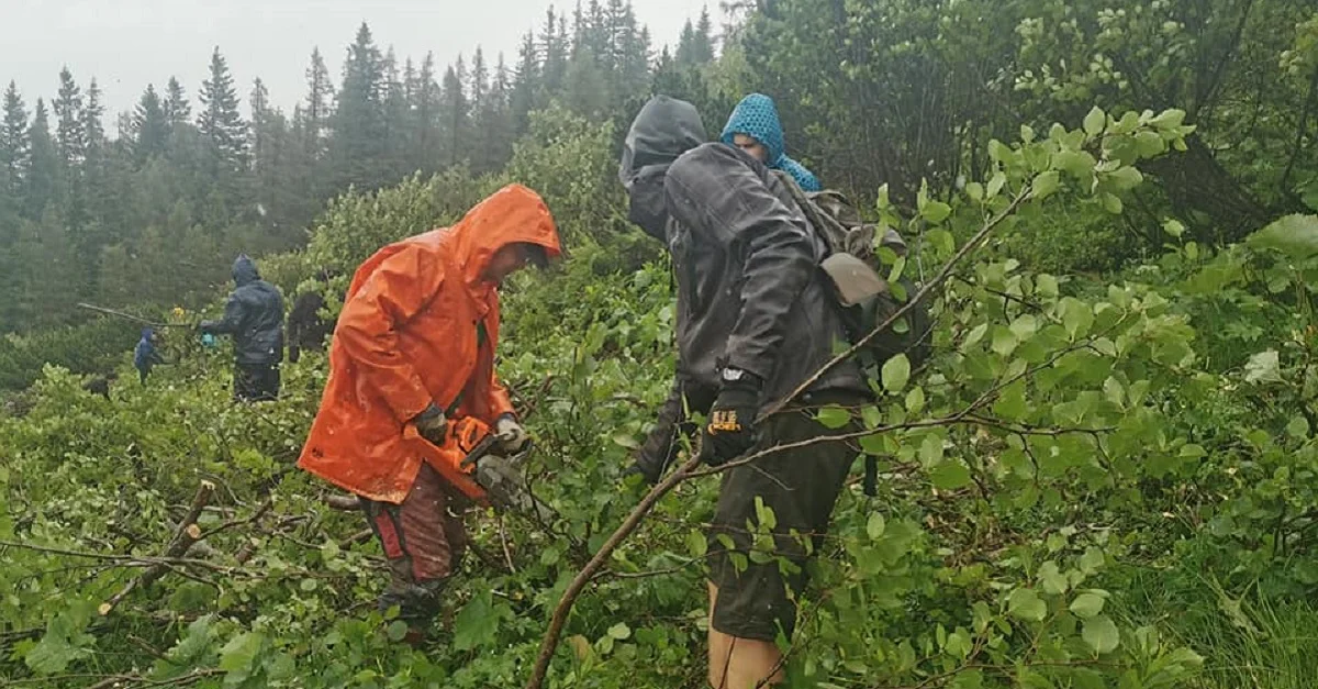 Steirische Burschenschafter beim Almtag 2020 auf der Graualm. Bild: Grazer akademische Burschenschaft Marko-Germania