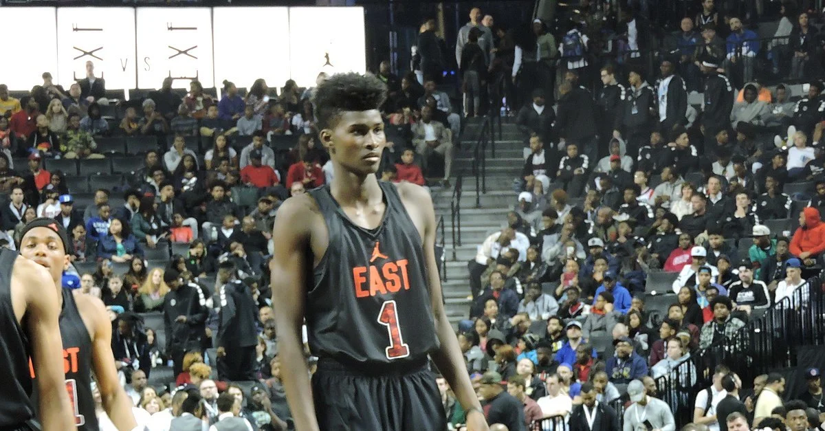 Bild: Der damals 18-jährige Isaac ist mittlerweile NBA-Spieler / Bild: Bryan Horowitz / CC BY-SA (Bild zugeschnitten)