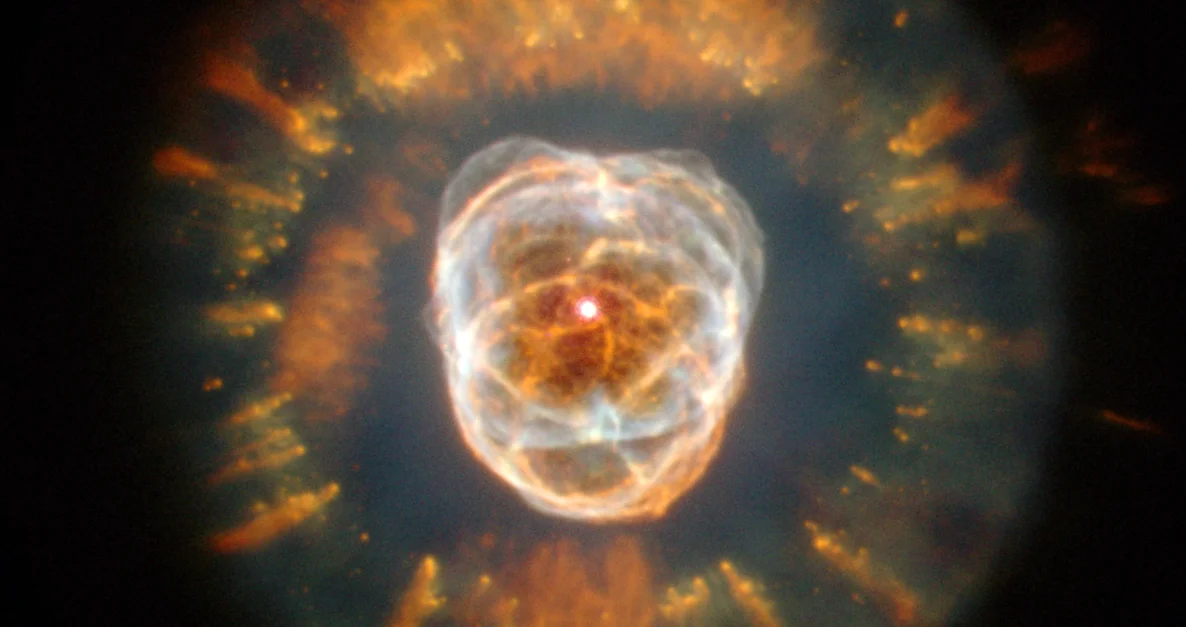 Bild: Der „Eskimo-Nebel“ soll bald umbenannt werden / Bild: NASA, ESA, Andrew Fruchter (STScI), and the ERO team (STScI + ST-ECF) / Public domain (Bild zugeschnitten)