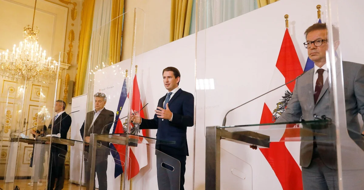 Am 17. September 2020 fand ein Pressestatement zu den Maßnahmen gegen die Krise im Bundeskanzleramt statt. Im Bild (v.l.n.r.) Bundesminister Karl Nehammer, Vizekanzler Werner Kogler, Bundeskanzler Sebastian Kurz und Bundesminister Rudolf Anschober. Bild: Dragan Tatic / BKA [Redaktionelle Nutzung gestattet]
