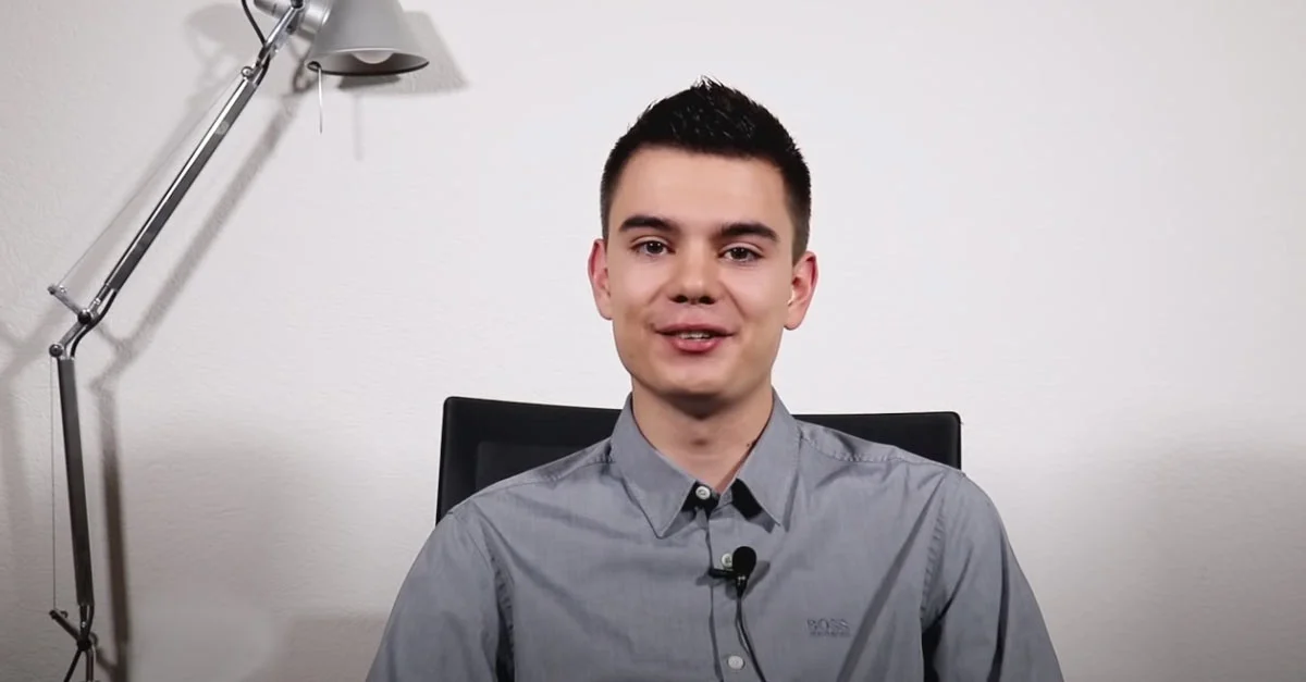 Der YouTuber „Neverforgetniki“ sieht sich derzeit einer linken Meldewelle ausgesetzt.