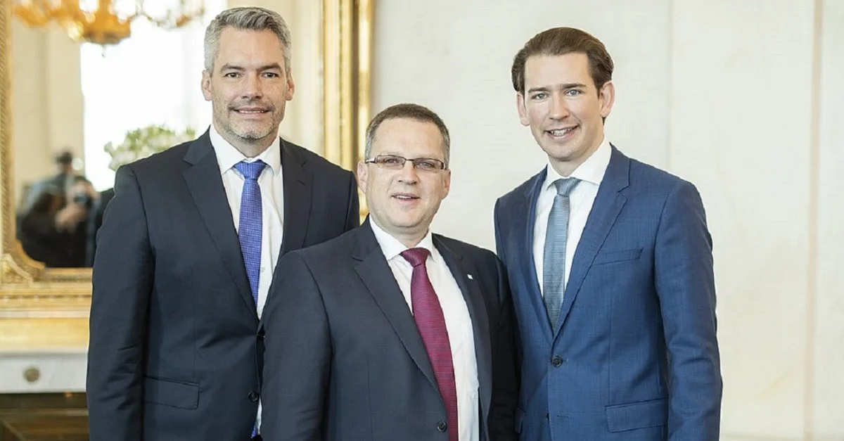 Nicht nur die &#8222;starken Männer&#8220; der ÖVP wie Innenminister Karl Nehammer, Klubobmann August Wöginger oder Kanzler Sebastian Kurz (v.l.n.r.) können sich auf ein Netzwerk von Günstlingen mit türkisem Parteibuch verlassen. Bild: Arno Melicharek / BKA via Wikimedia Commons [CC BY 2.0] (Bild zugeschnitten)
