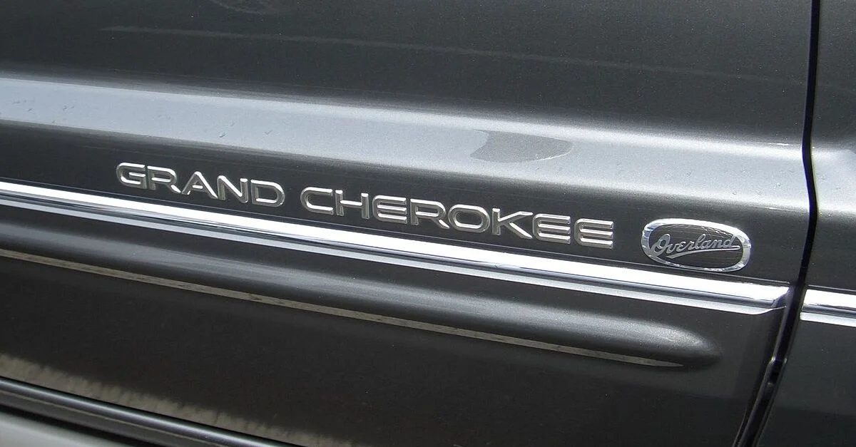 Bild: Das Unternehmen Jeep verwendet den Namen Cherokee bereits seit 50 Jahren für den Geländewagen / Bild: Detectandpreserve, CC BY-SA 3.0, via Wikimedia Commons (Bild zugeschnitten)