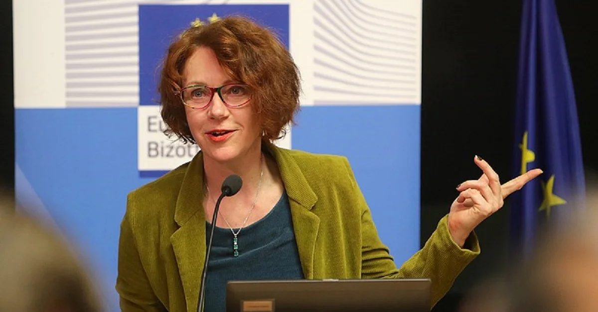 Európa Pont, CC BY 2.0, via Wikimedia Commons
