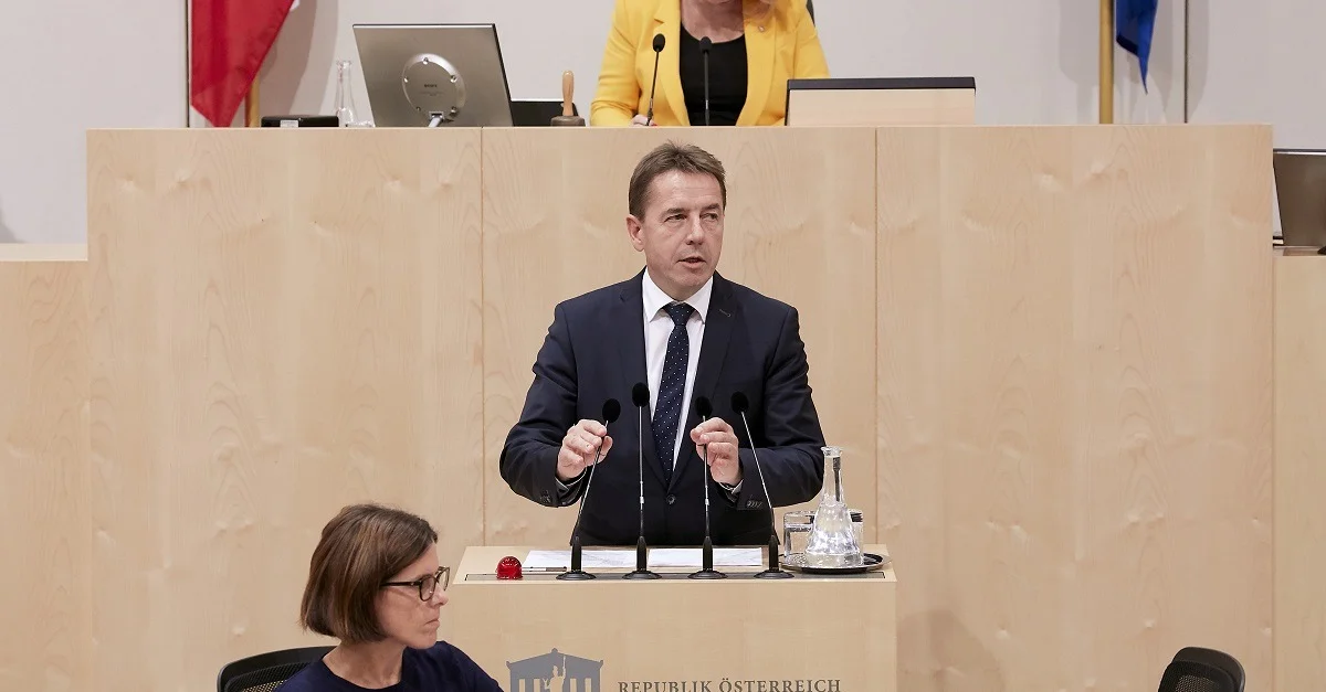 Erwin Angerer im Nationalrat. Bild: © Parlamentsdirektion / Thomas Topf [Bild zugeschnitten]
