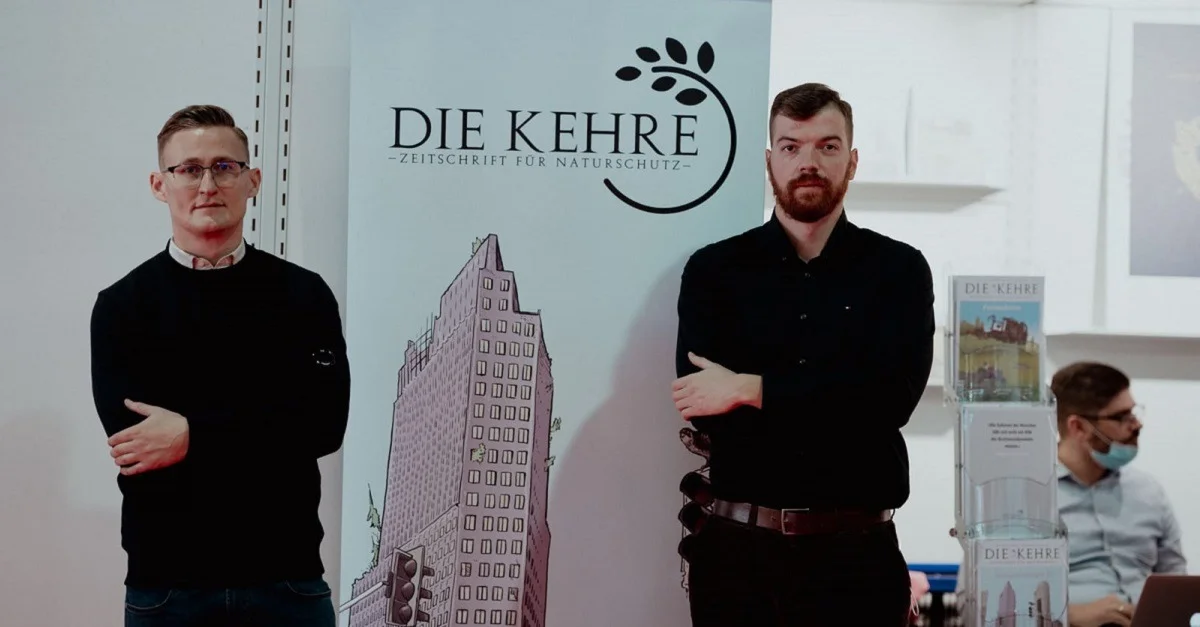 Benedikt Kaiser (li.) und Jonas Schick (re.) auf der Frankfurter Buchmesse. 
