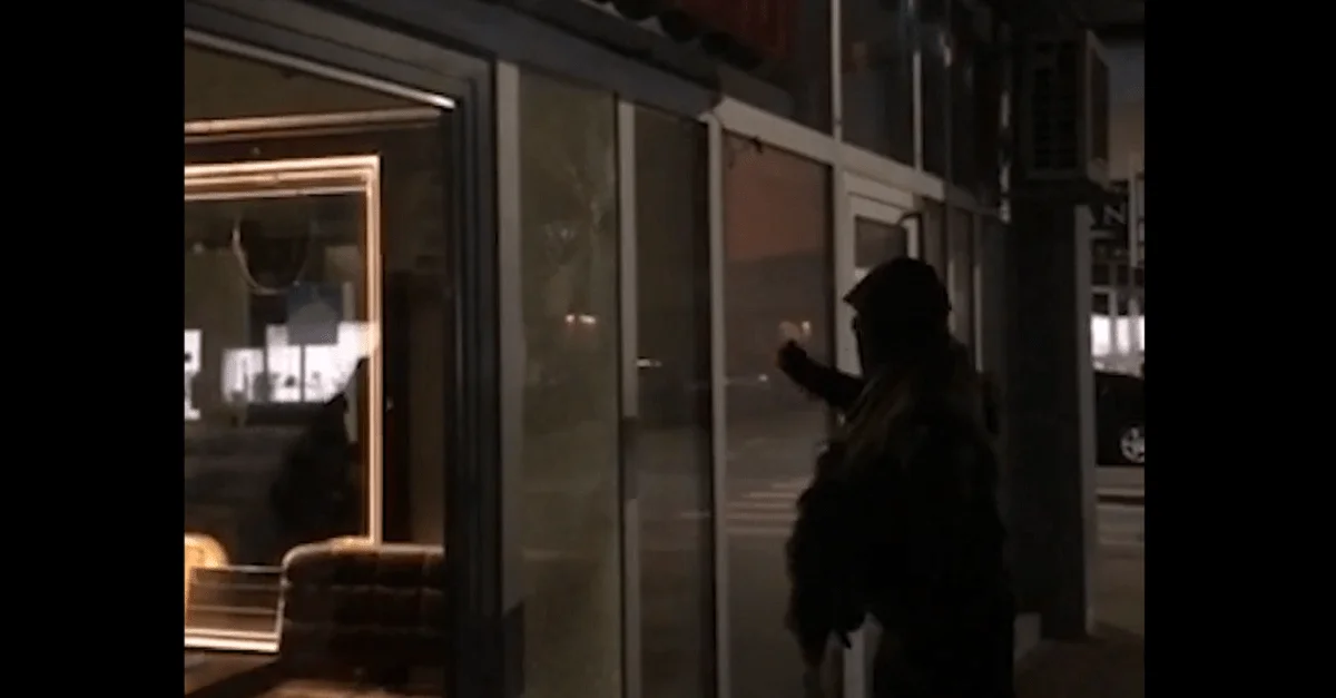 Aus dem Bekennervideo zum Angriff auf die ATIB-Moschee in Wien. Bild: Screenshot vimeo