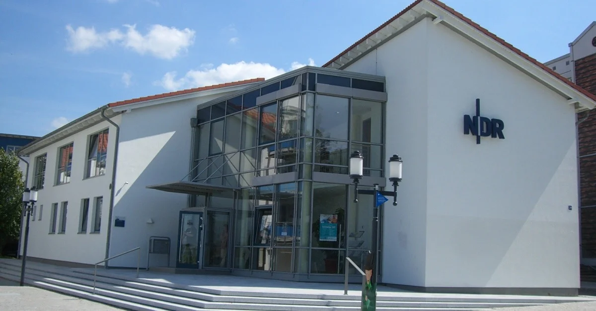 NDR-Regionalstudio für Vorpommern in Greifswald, Axt, CC0, via Wikimedia Commons (Bild zugeschnitten)