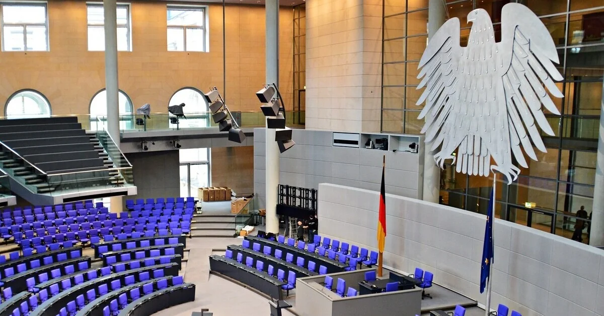 Symbolbild: Plenarsaal des Deutschen Bundestages / Bild: flickr CC BY-NC-SA 2.0 (Bild zugeschnitten und skaliert)