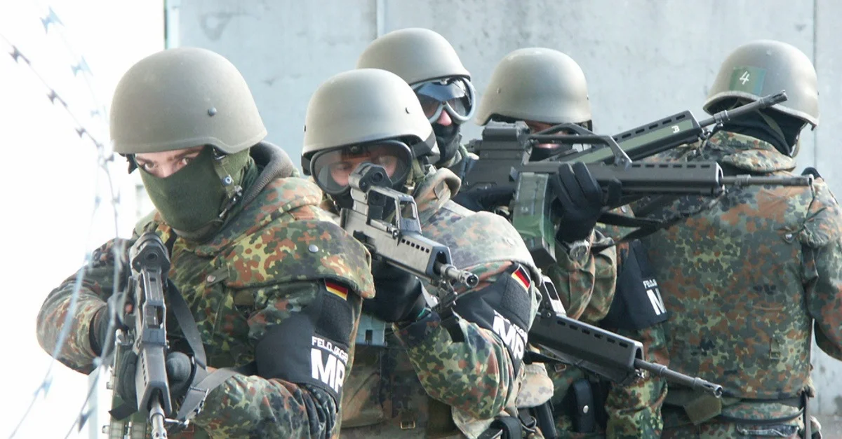 Feldjäger (Symbolbild), Enno Heidtmann, CC BY-SA 3.0, via Wikimedia Commons