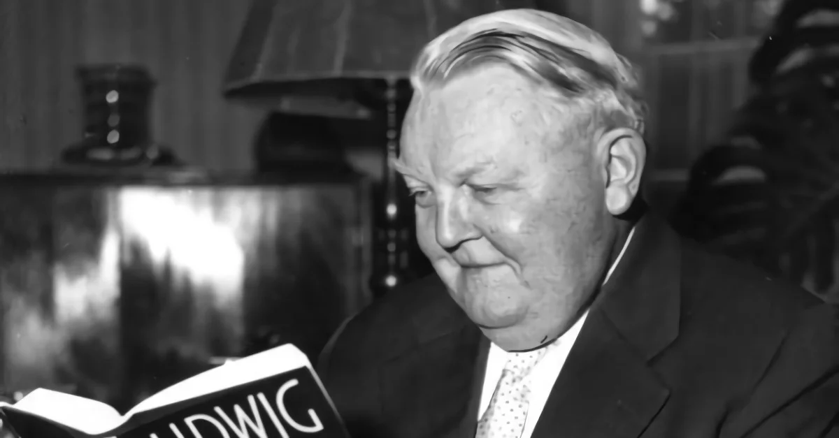 Ludwig Erhard, Bundesarchiv, B 145 Bild-F004204-0003 / Adrian, Doris / CC-BY-SA 3.0, CC BY-SA 3.0 DE, via Wikimedia Commons