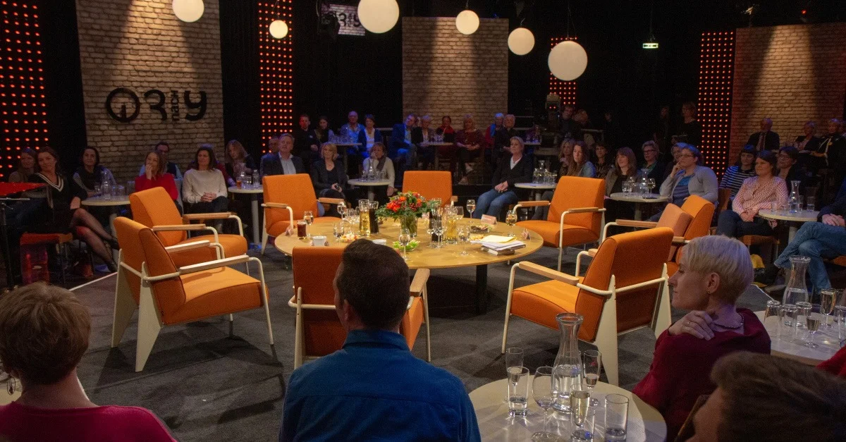 Talkshow (Symbolbild), Olaf Kosinsky, CC BY-SA 3.0 DE, via Wikimedia Commons